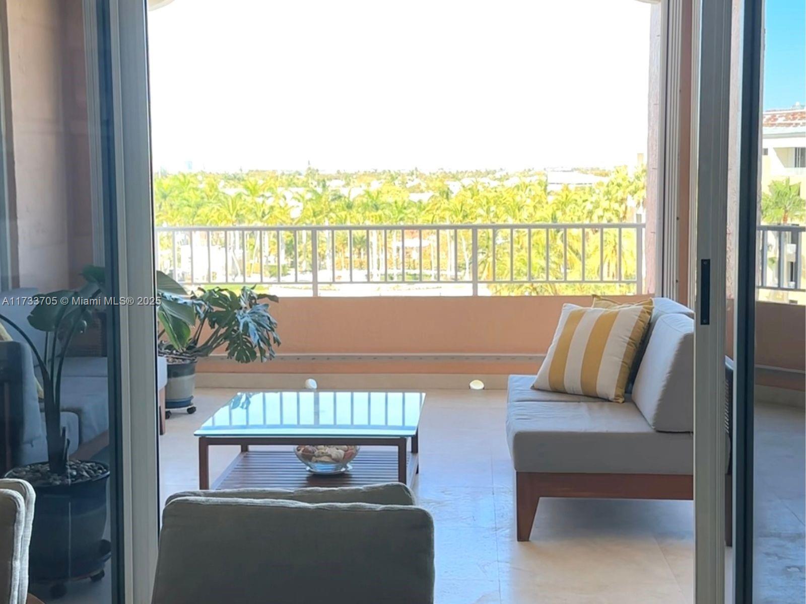 741 Crandon Boulevard, Unit PH4 Key Biscayne, FL 33149 - Photo 6 of 29