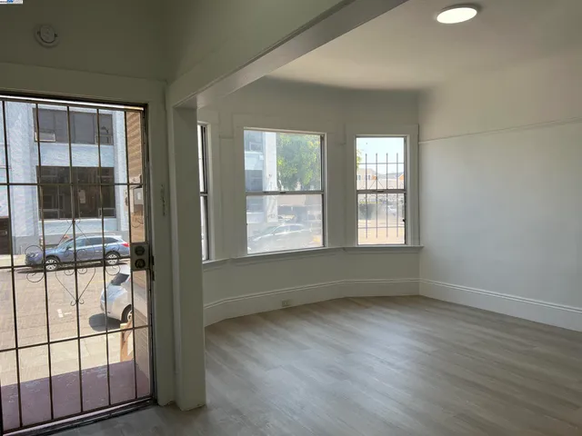 $795,000 | 905-907 Alice Street, Oakland, CA 94607