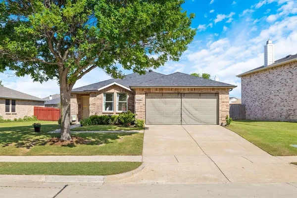 $1,900 | 2633 Harbor Lights Drive, Little Elm, TX 75068