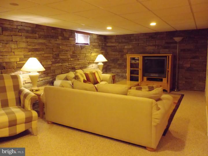 3873 Robin Road Buckingham, PA 18925 - Photo 19 of 23