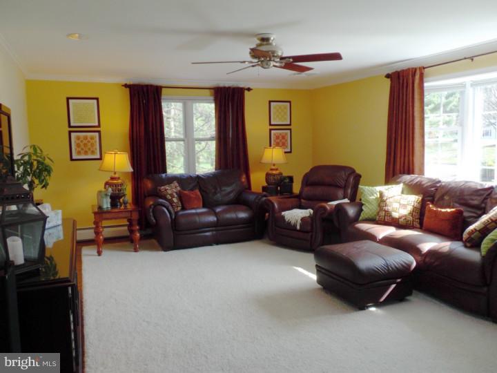 3873 Robin Road Buckingham, PA 18925 - Photo 3 of 23