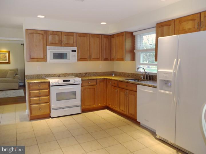 3873 Robin Road Buckingham, PA 18925 - Photo 5 of 23