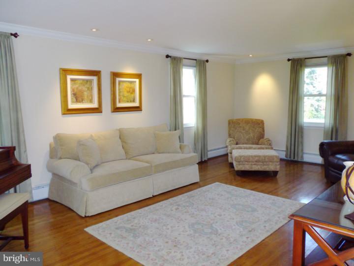 3873 Robin Road Buckingham, PA 18925 - Photo 9 of 23