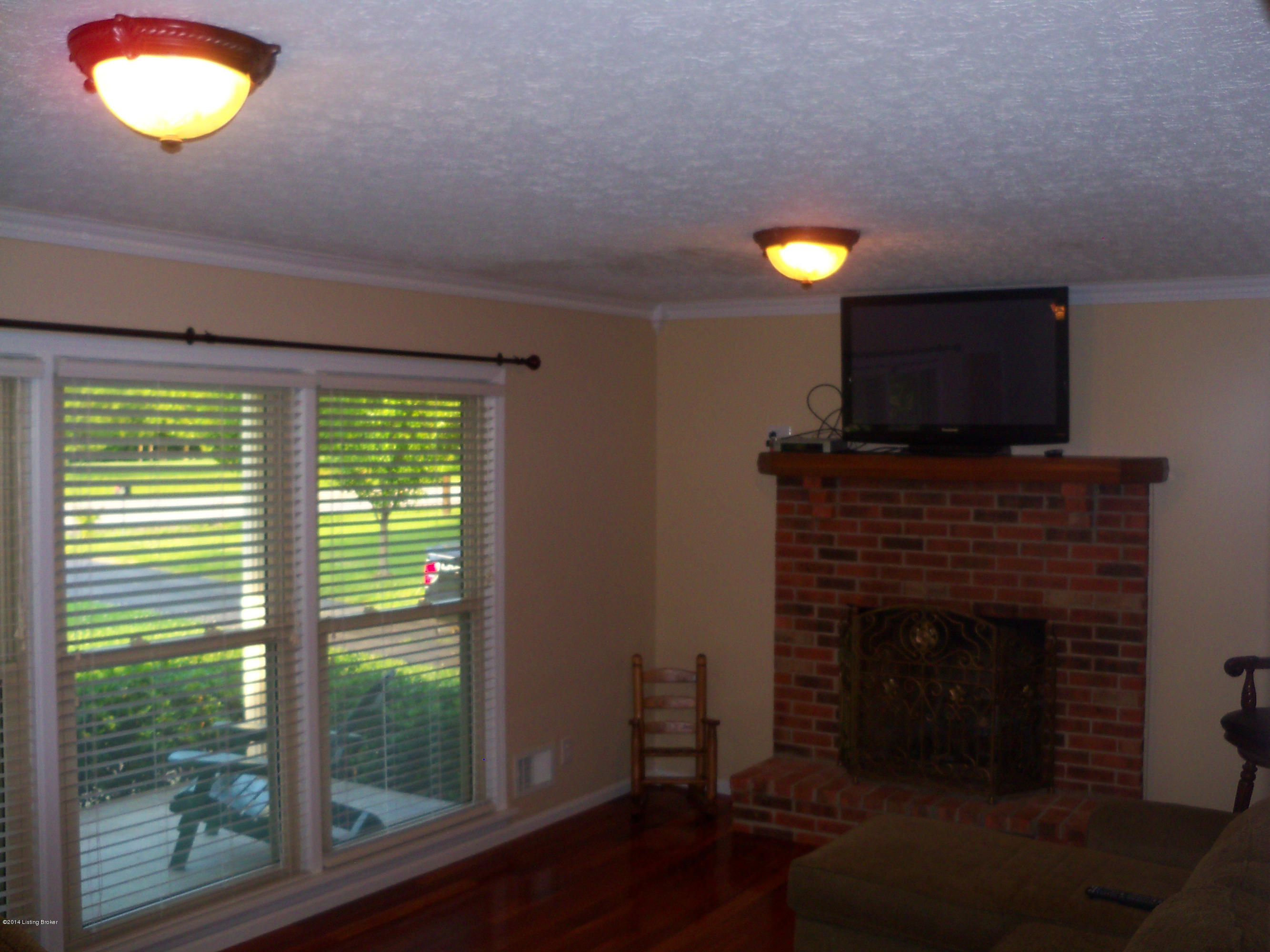 1685 Zoneton Road Shepherdsville, KY 40165 - Photo 4 of 33 1685 Zoneton Rd 002