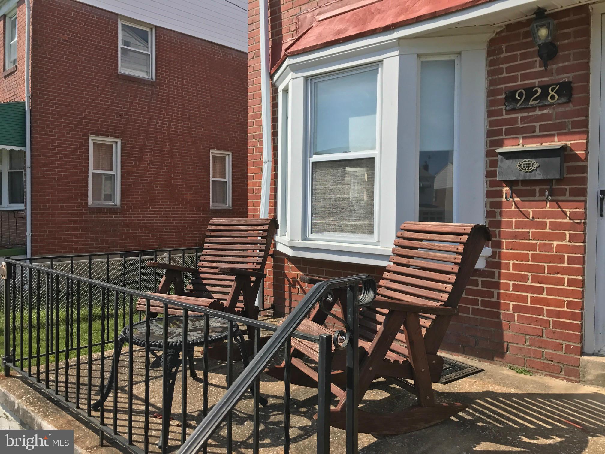 928 Arncliffe Road Baltimore, MD 21221 - Photo 25 of 27 Spacious Front Porch