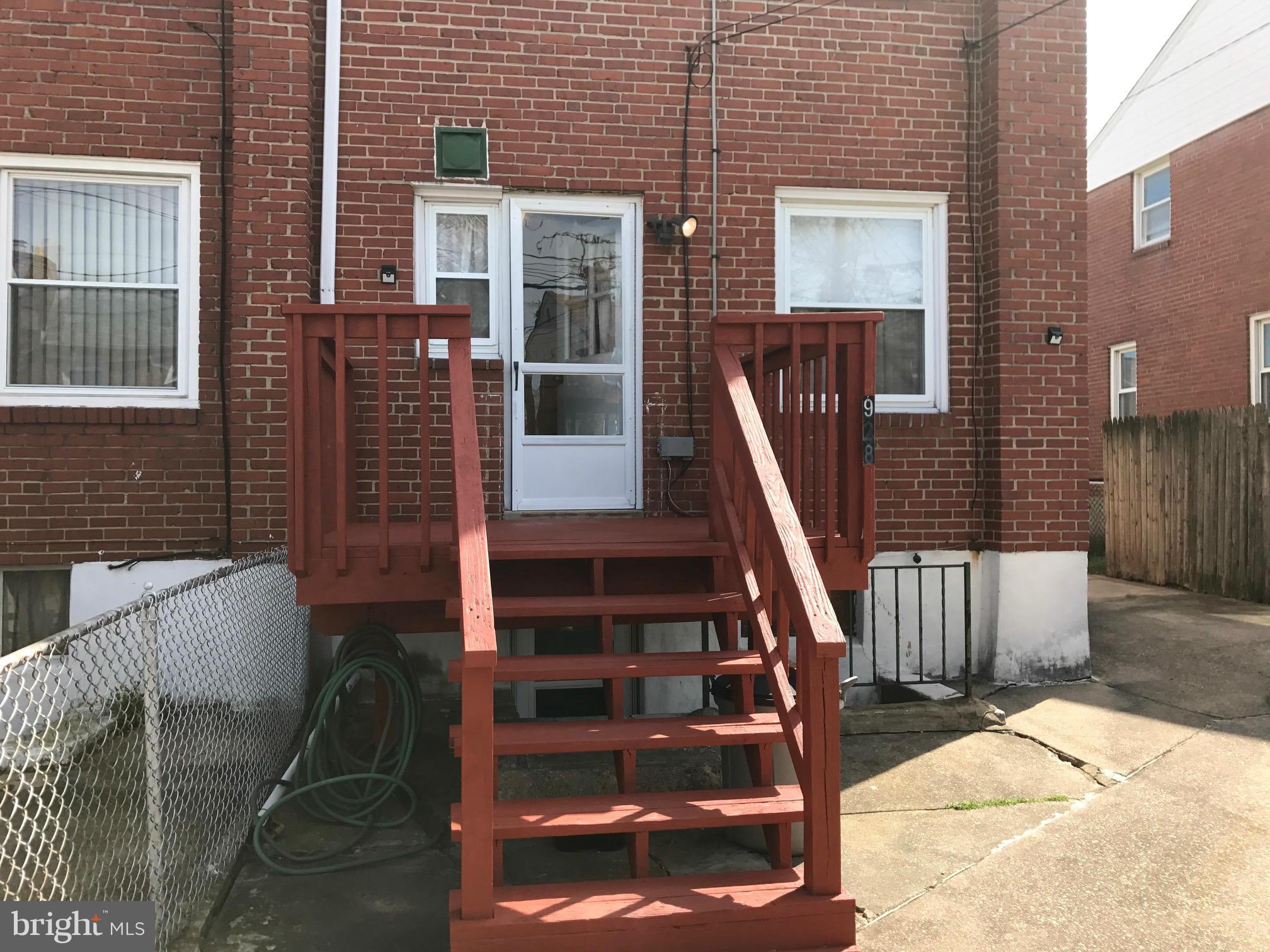 928 Arncliffe Road Baltimore, MD 21221 - Photo 4 of 27 Rear Deck