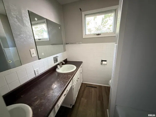 $64,000 | 211 East Cleveland Street, West Frankfort, IL 62896