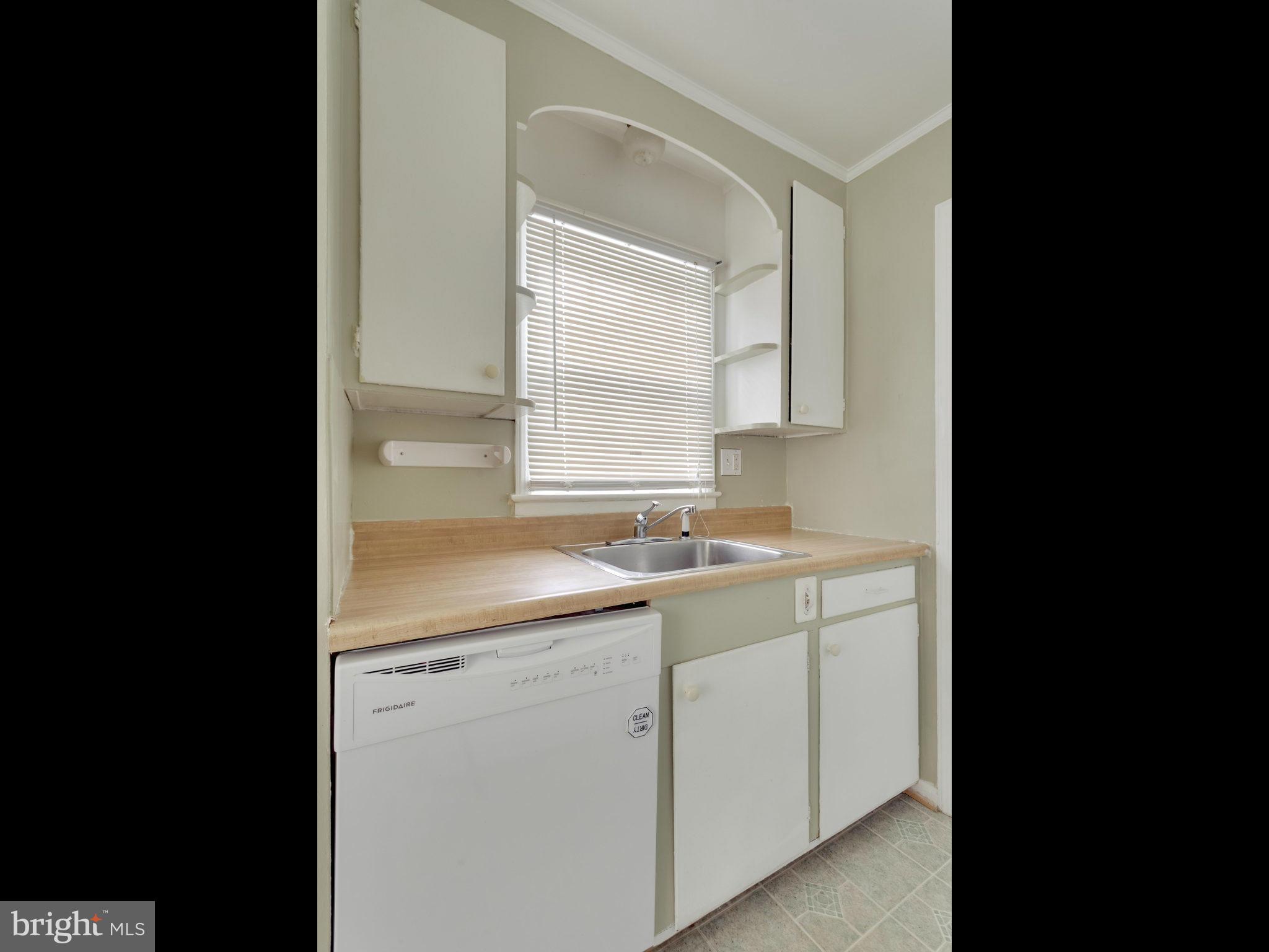 4025 Roberts Road Fairfax, VA 22032 - Photo 14 of 21 Kitchen