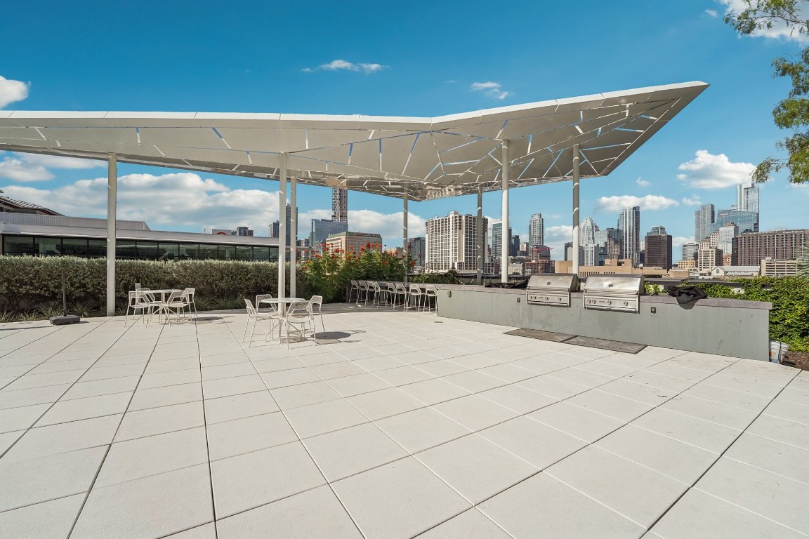 800 Embassy Drive, Unit 429 Austin, TX 78702 - Photo 24 of 40 a outdoor space with patio and view living room