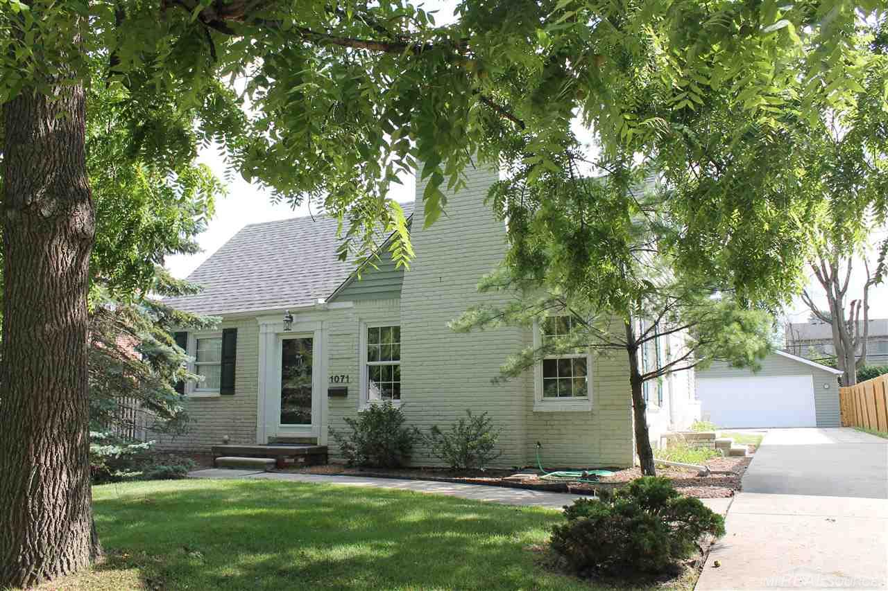 1071 Hampton Road Grosse Pointe Woods, MI 48236 - Photo 1 of 30