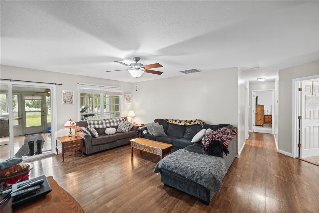 1304 Patterson Road Sullivan, IL 61951 - Photo 3 of 25 Gallery Image 3
