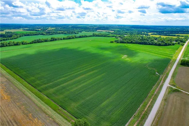 $4,944,450 | Northwest 50th Street, Trenton, MO 64683