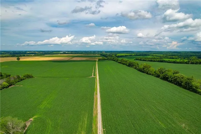 $4,944,450 | Northwest 50th Street, Trenton, MO 64683