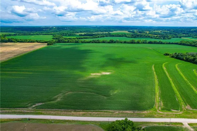 $4,944,450 | Northwest 50th Street, Trenton, MO 64683