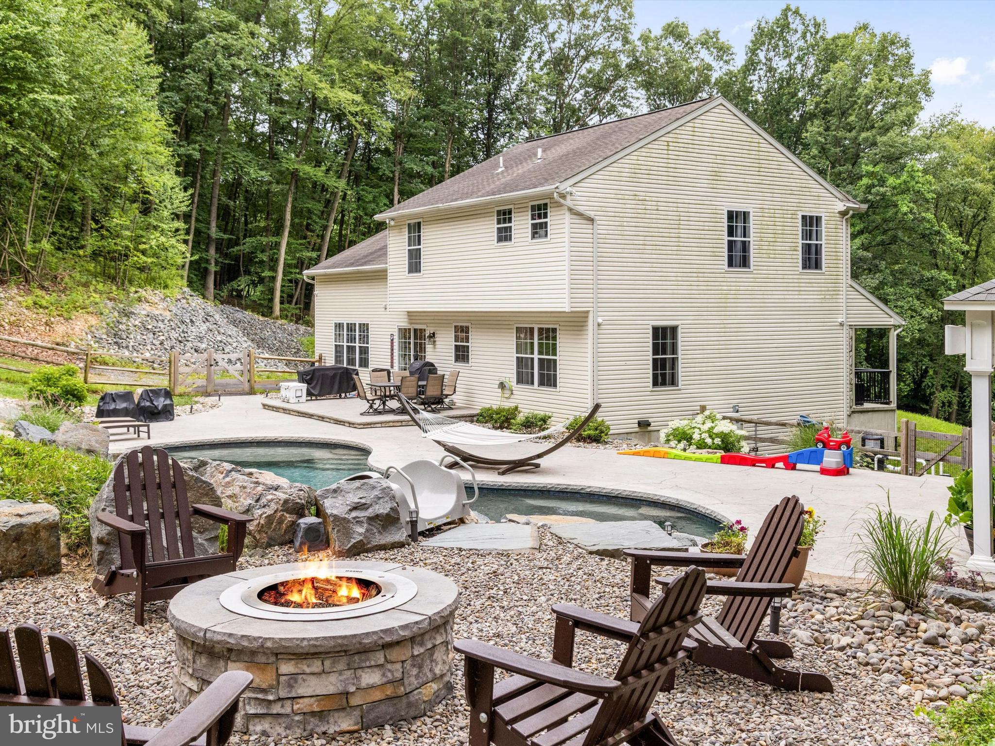 317 Blandon Road Fleetwood, PA 19522 - Photo 9 of 55 Firepit