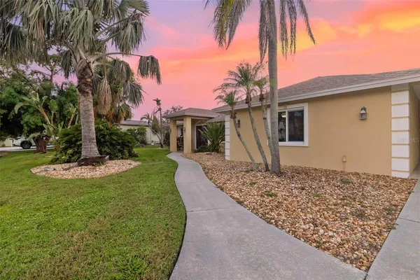 $875,000 | 6454 Beechwood Avenue, Sarasota, FL 34231
