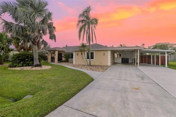 $875,000 | 6454 Beechwood Avenue, Sarasota, FL 34231