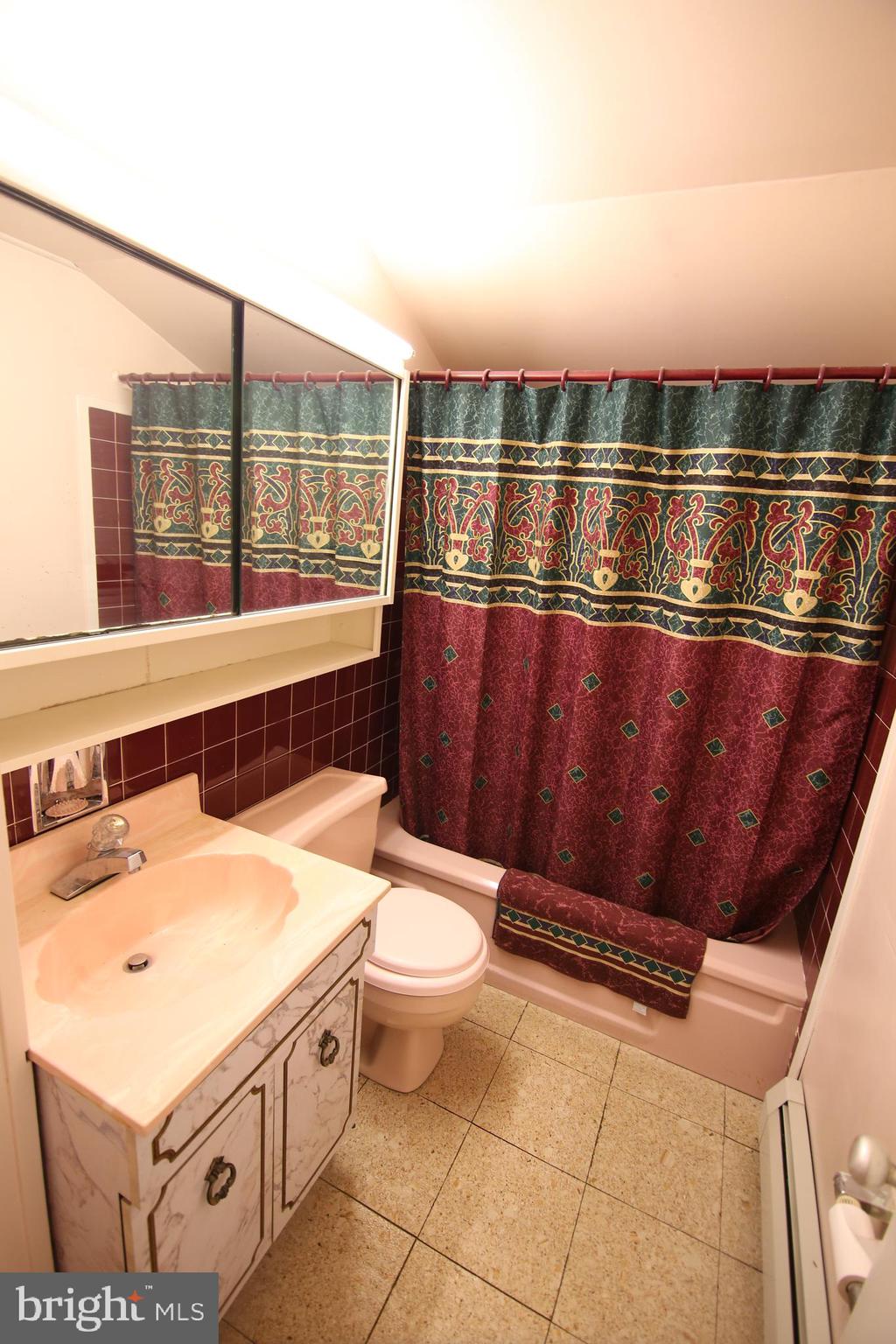 30 Curry Hill Road Levittown, PA 19057 - Photo 7 of 13 Gallery Image 7
