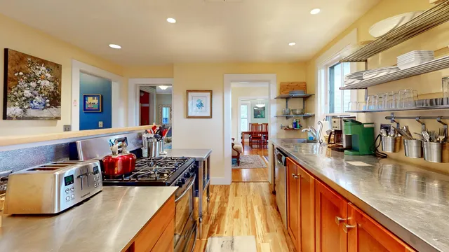 $410,000 | 68 Court Street, Middlebury, VT 05753