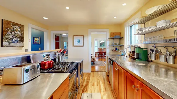 $410,000 | 68 Court Street, Middlebury, VT 05753