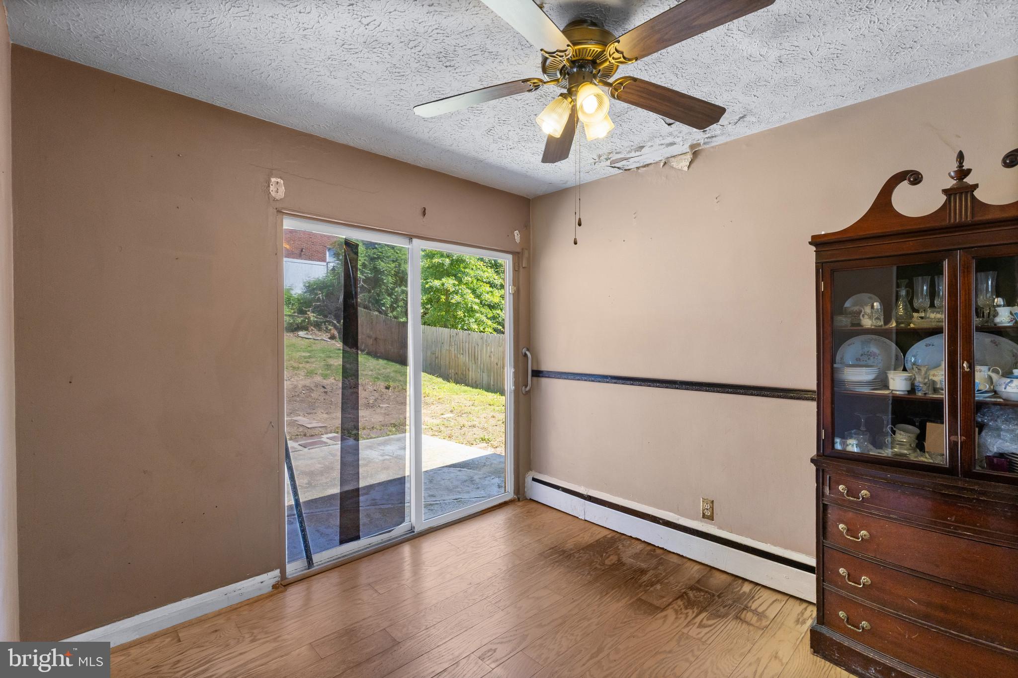 574 Edmondson Avenue Baltimore, MD 21228 - Photo 9 of 30 Dining room