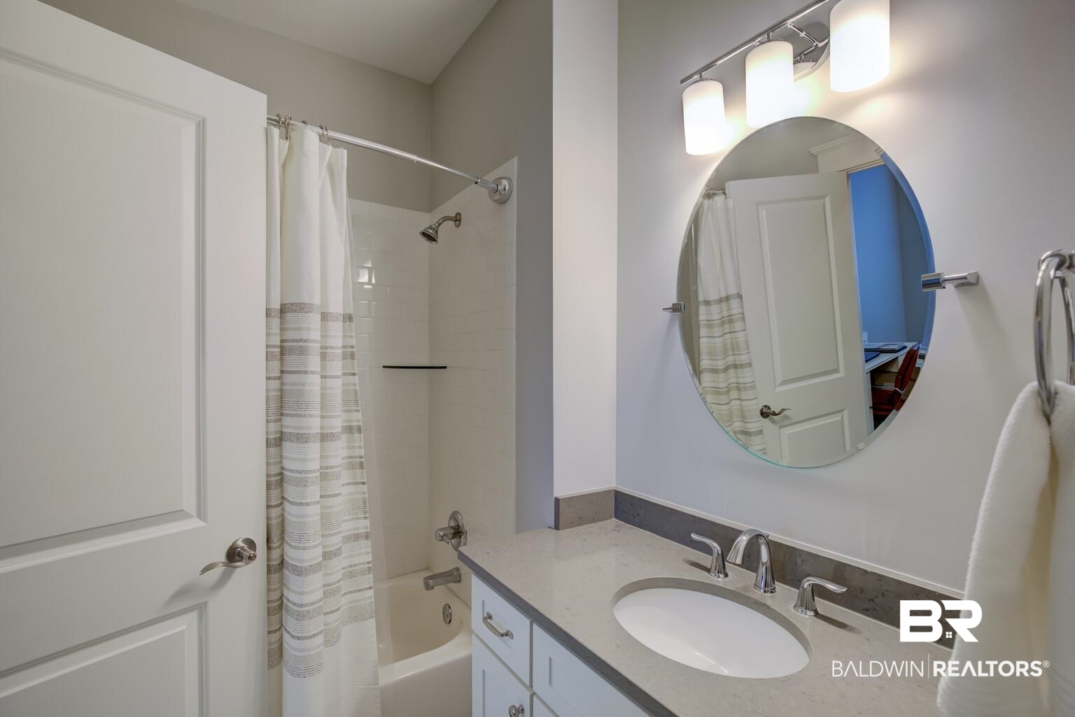 6263 Garrison Drive Daphne, AL 36527 - Photo 33 of 50 Bathroom 2