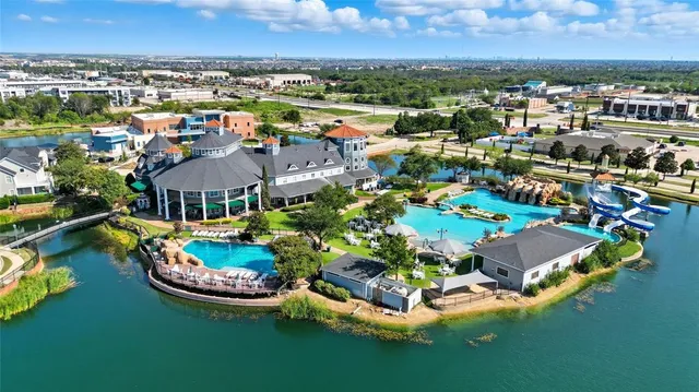 $345,000 | 937 King George Lane, Savannah, TX 76227