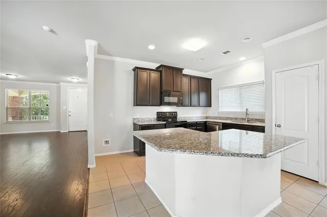 $345,000 | 937 King George Lane, Savannah, TX 76227