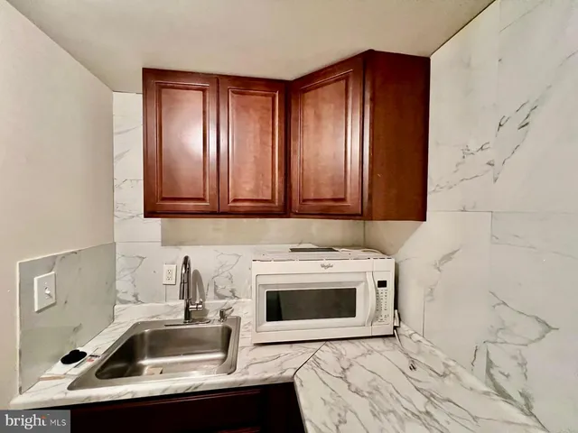 $440,000 | 3331 Wyndale Court, Woodbridge, VA 22192