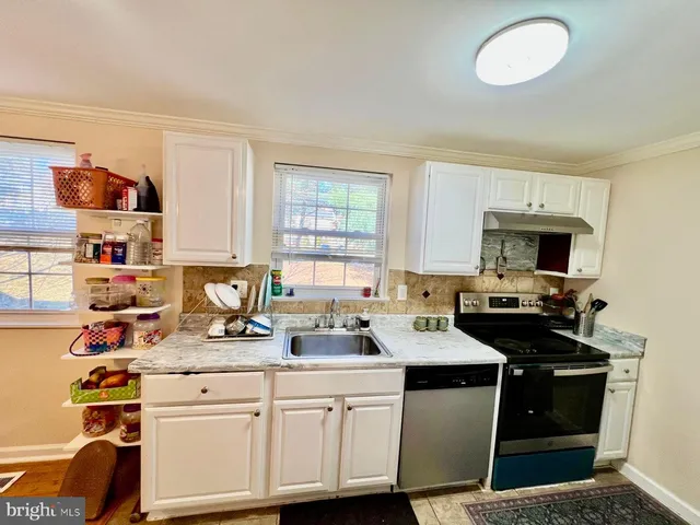 $440,000 | 3331 Wyndale Court, Woodbridge, VA 22192