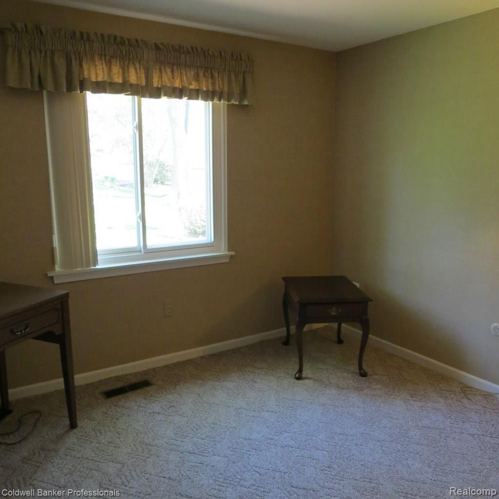 672 Rutgers Road Rochester, MI 48309 - Photo 27 of 44 IMG_1287.jpg