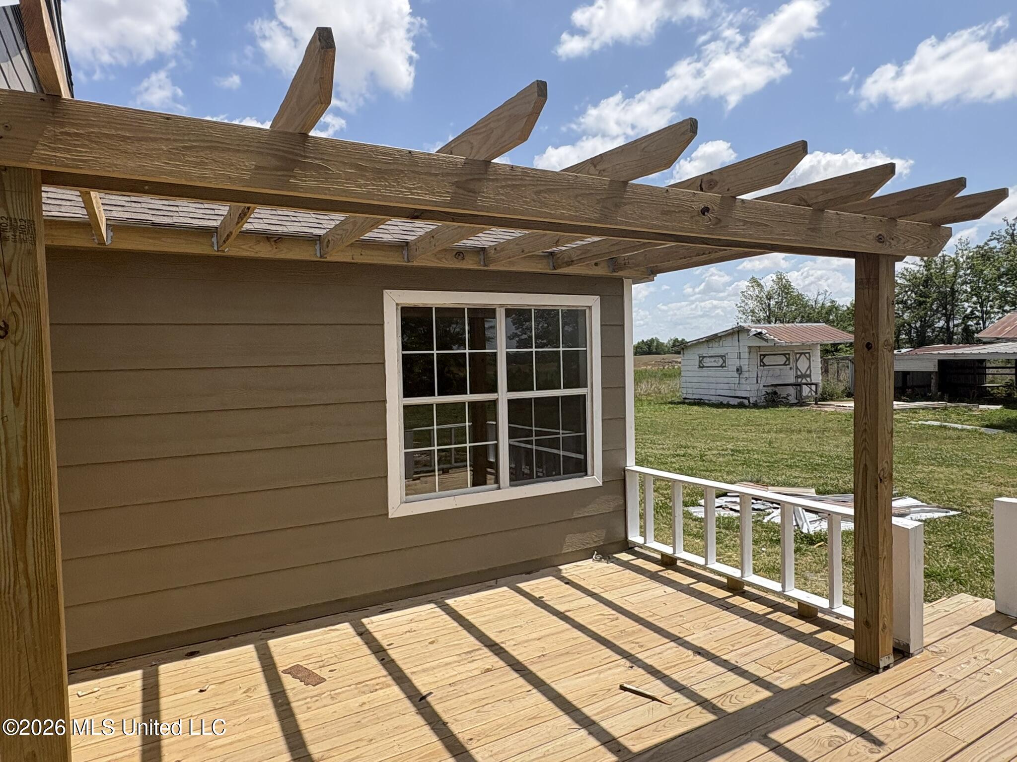 161 Smith Road Cleveland, MS 38732 - Photo 19 of 27 161 Smith Road Pergola Deck