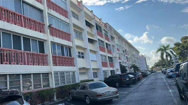 $1,800 | 215 Southeast 3rd Avenue, Unit 306C, Hallandale Beach, FL 33009