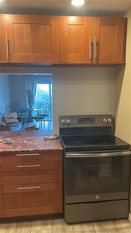 $1,800 | 215 Southeast 3rd Avenue, Unit 306C, Hallandale Beach, FL 33009