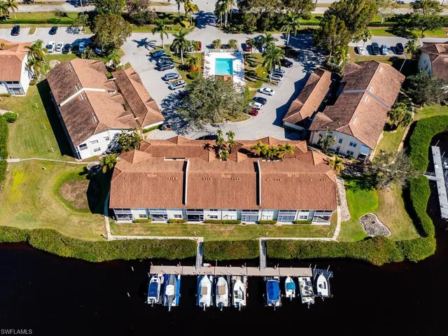 $329,900 | 206 Newport Drive, Unit 805, Naples, FL 34114