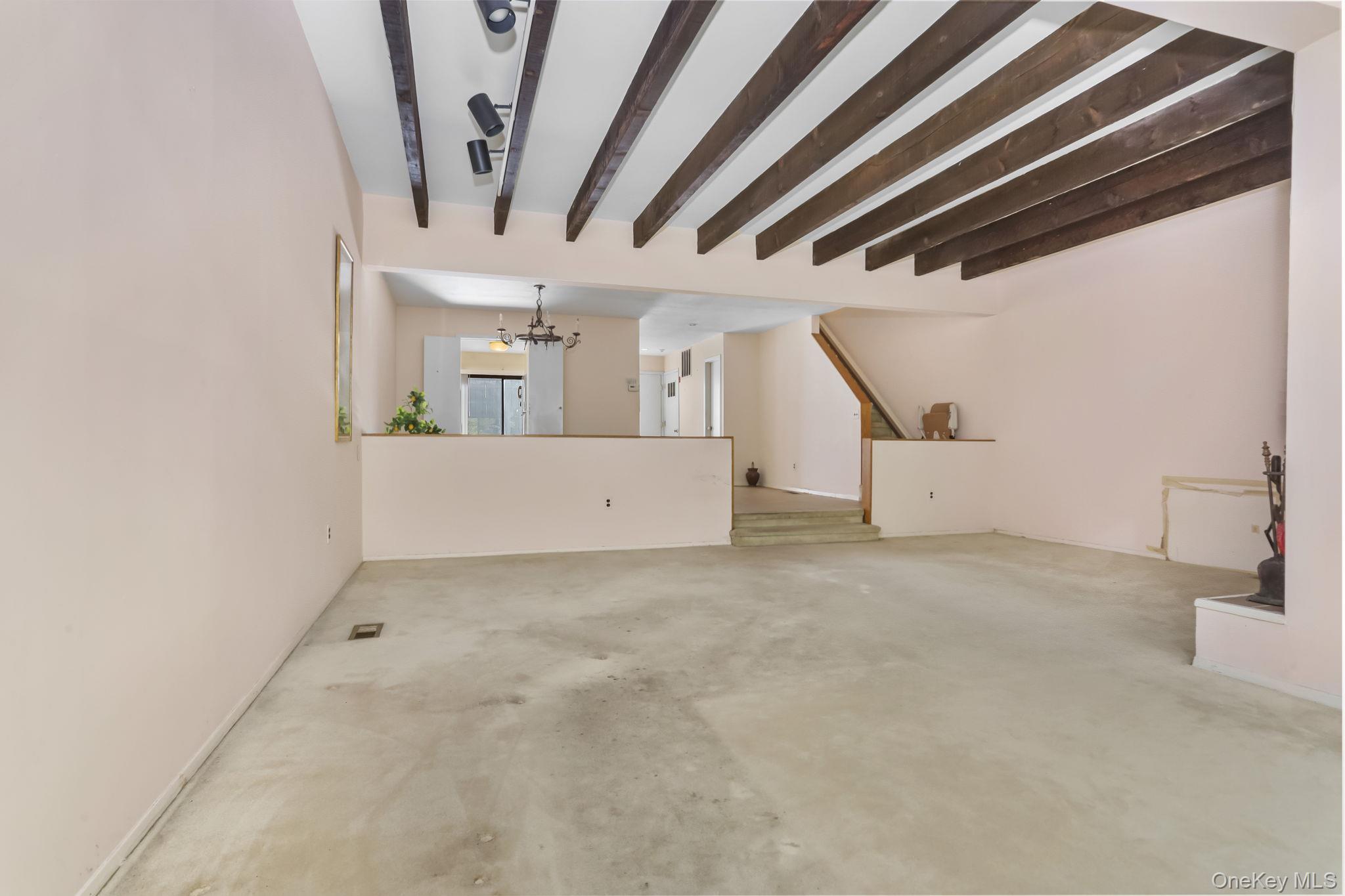 40 Pine Ridge Road Larchmont, NY 10538 - Photo 14 of 40 a view of a livingroom with a fireplace