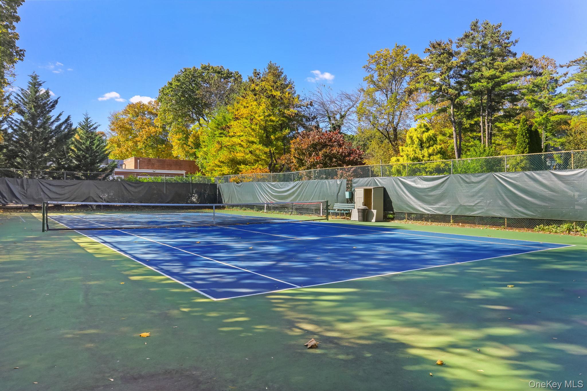 40 Pine Ridge Road Larchmont, NY 10538 - Photo 32 of 40 a view of a tennis court
