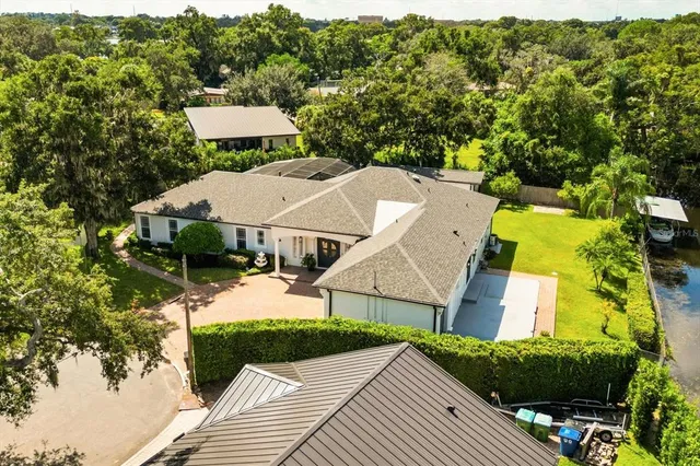 $2,165,000 | 2001 Lake Drive, Winter Park, FL 32789