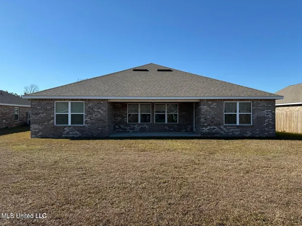 $318,500 | 1091 Enclave Circle, Long Beach, MS 39560