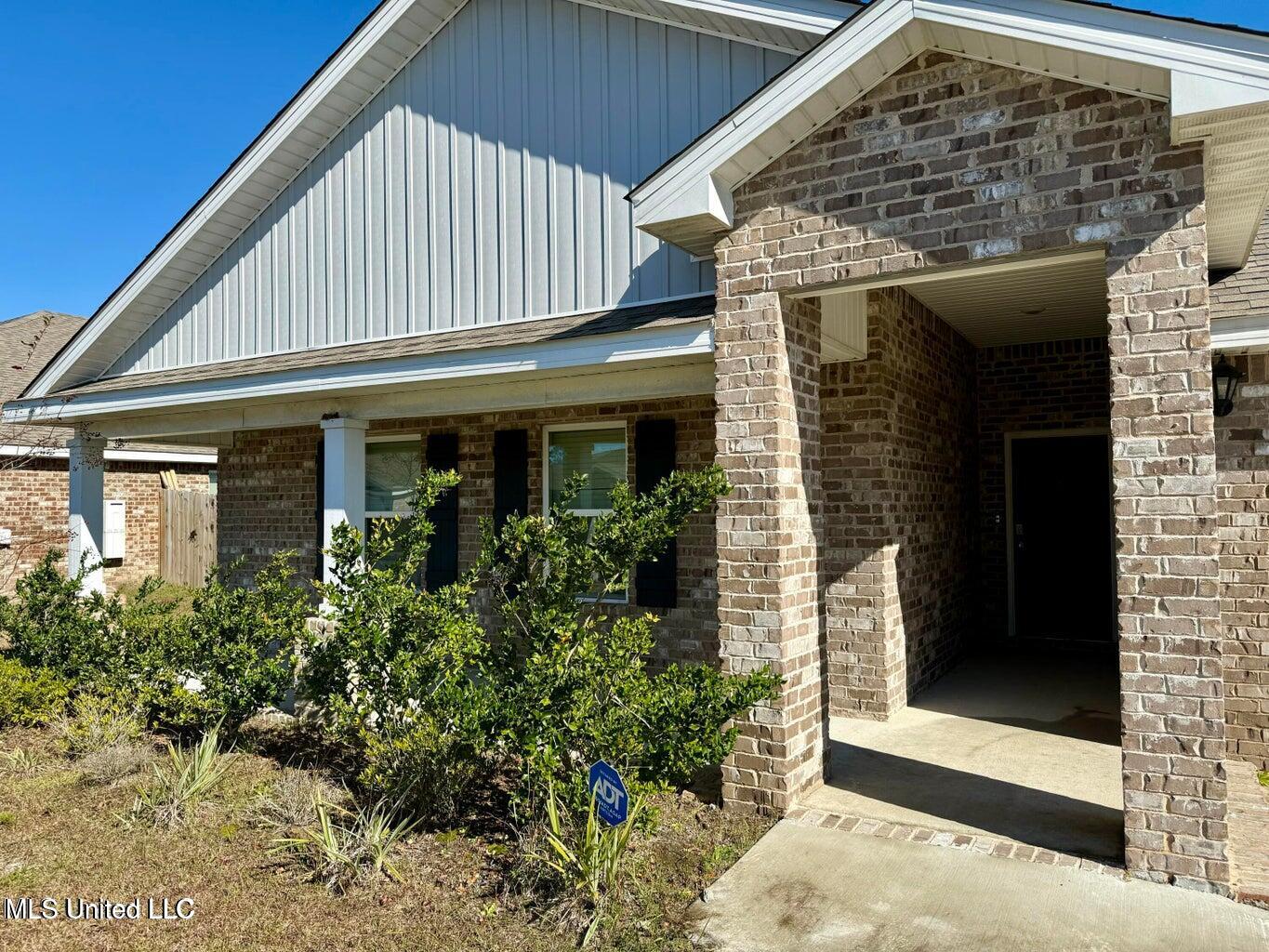1091 Enclave Circle Long Beach, MS 39560 - Photo 4 of 35 20250114165837981770000000-o