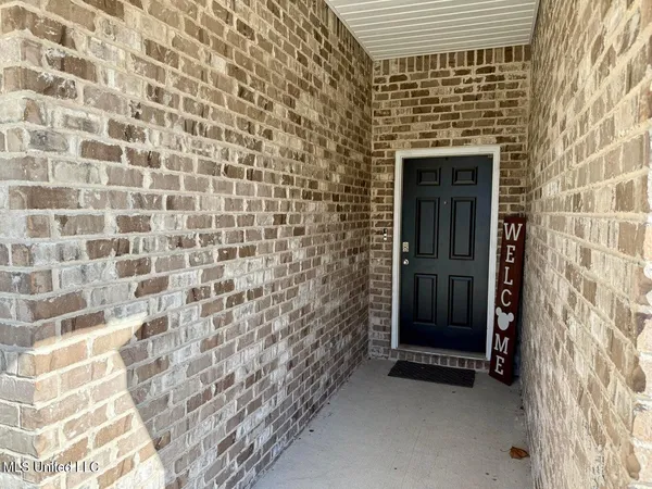 $318,500 | 1091 Enclave Circle, Long Beach, MS 39560