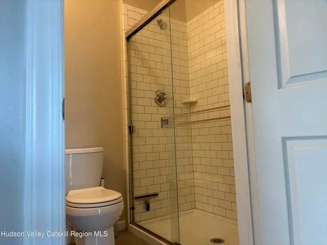 $1,850 | 666 Broadway, Unit 3 3, Kingston, NY 12401