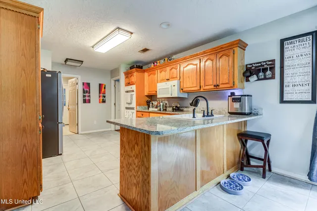 $2,500 | 8812 Old Walnut Road, Ocean Springs, MS 39564