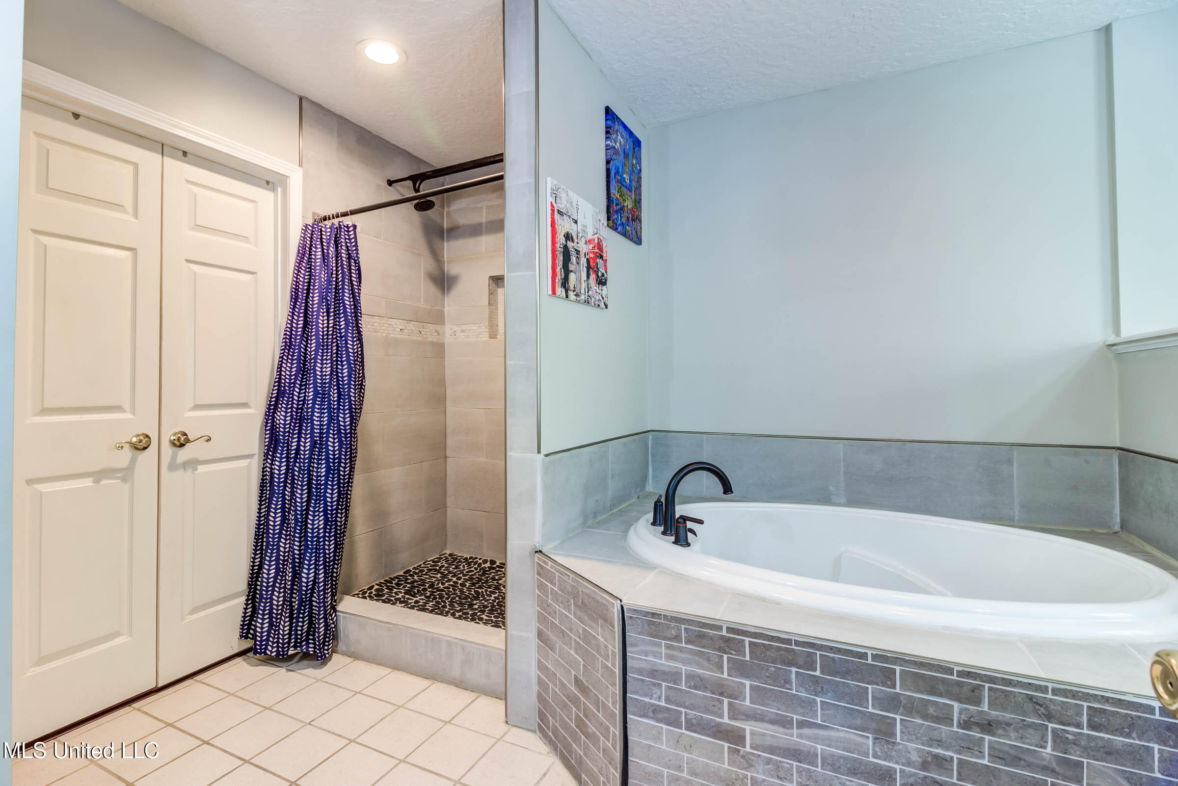 8812 Old Walnut Road Ocean Springs, MS 39564 - Photo 17 of 36 17