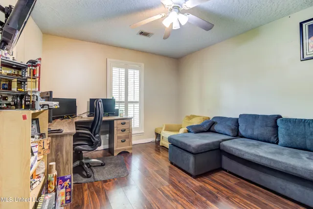 $2,500 | 8812 Old Walnut Road, Ocean Springs, MS 39564