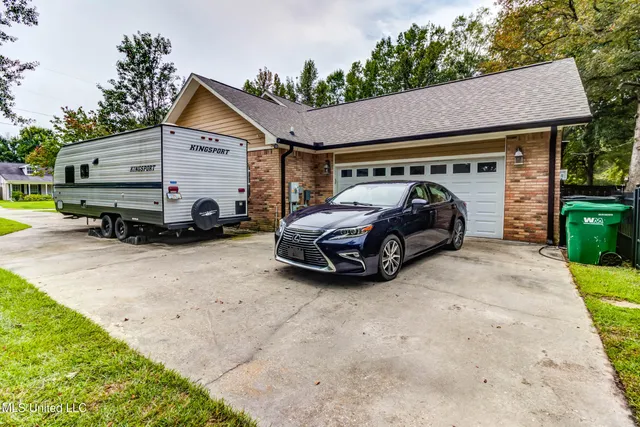 $2,500 | 8812 Old Walnut Road, Ocean Springs, MS 39564