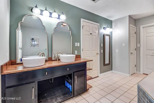 $2,500 | 8812 Old Walnut Road, Ocean Springs, MS 39564