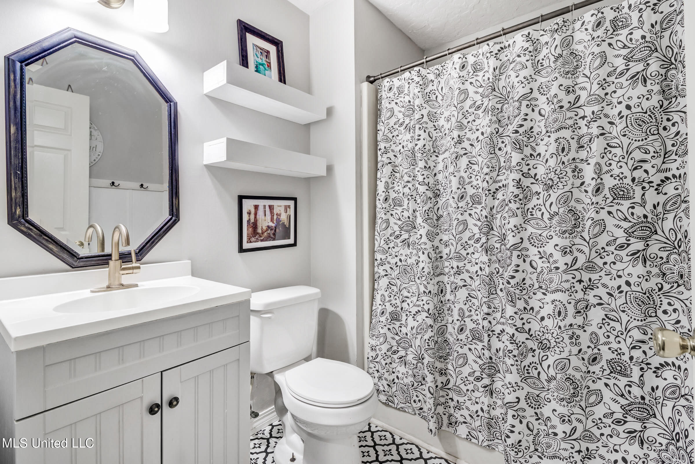 8812 Old Walnut Road Ocean Springs, MS 39564 - Photo 8 of 36 8