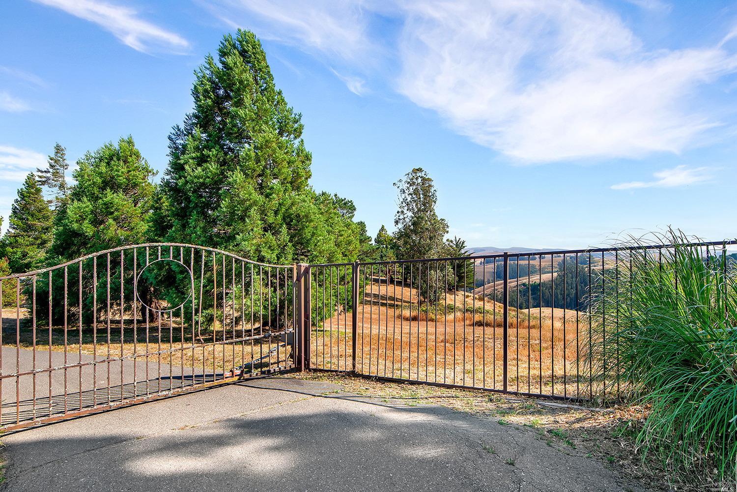 6000 Burnside Road Petaluma, CA 94952 - Photo 1 of 1 a view of a balcony