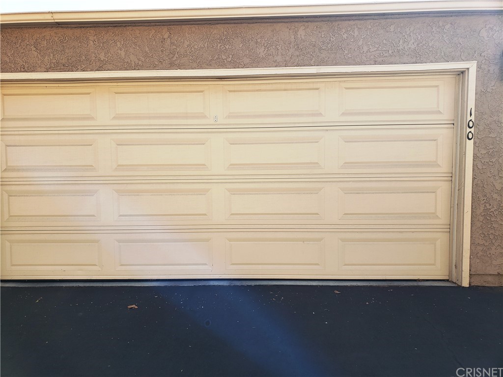 2304 Archwood Lane, Unit 100 Simi Valley, CA 93063 - Photo 15 of 20 Garage